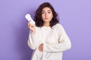 Illustration explaining normal and abnormal white discharge in women, including symptoms, causes, diagnosis, and treatment.
